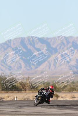 media/Dec-07-2025-CVMA (Sun) [[3e7d2de5dc]]/Race 16-Formula Middleweight/